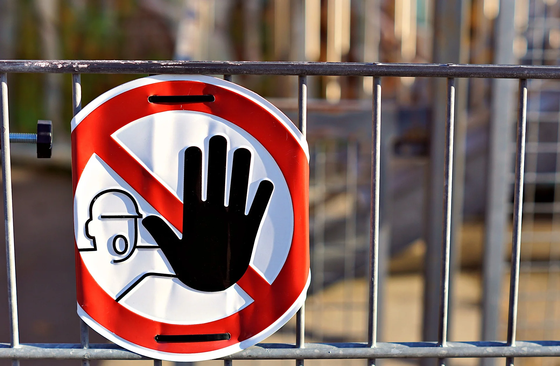 Symbolbild Schild Kein Zutritt Betreten verboten Baustelle
